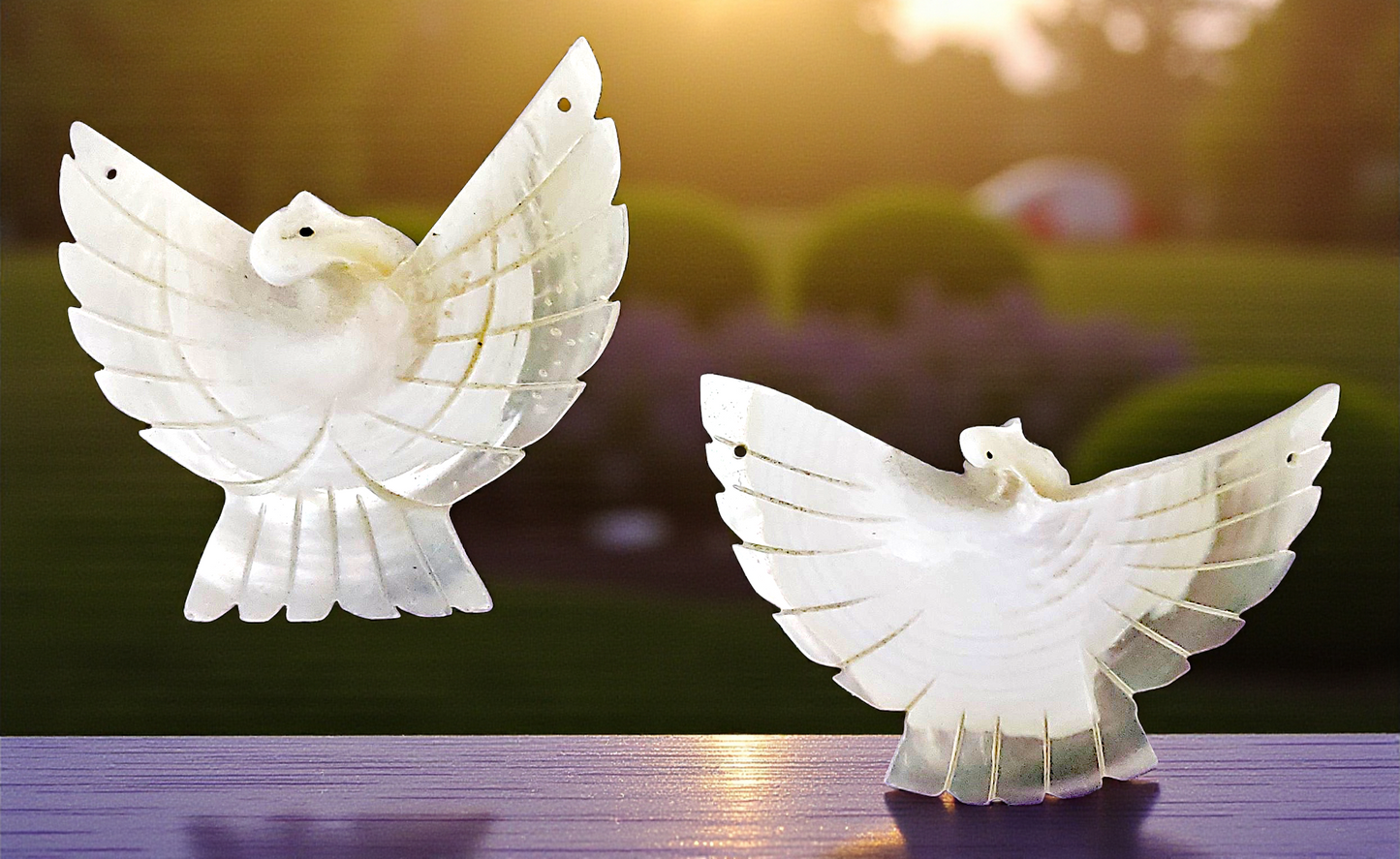 #3012 (White Eagle Mop Pendant 2 1/8" X 7/8")