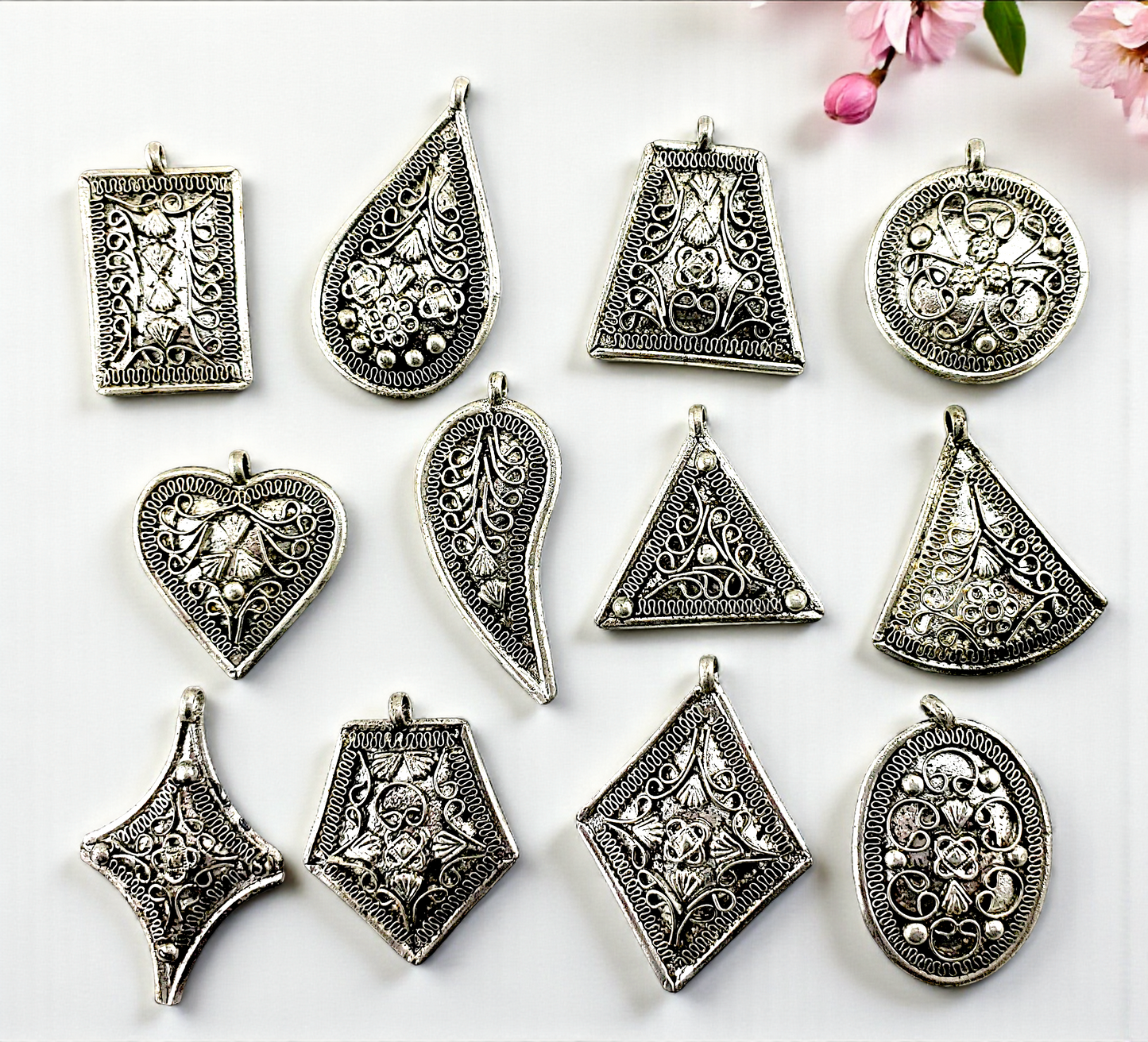#3414 Silver Antique-look Pendants