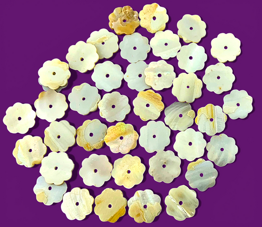 #2020 MOP Flower Design with Center Hole 15mm