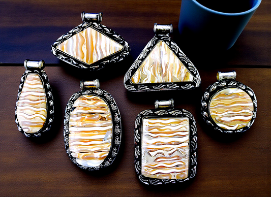 #3217 (Undosa Pendants with Silver Casting 1.5-3")
