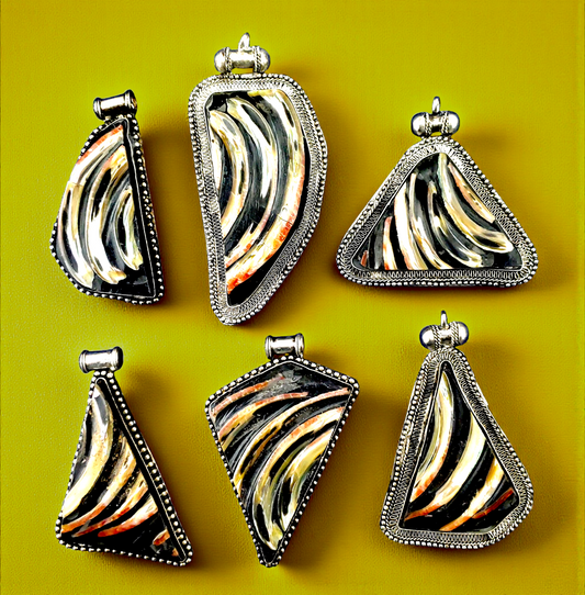#3380 Seashell Pendants Inlaid on Geometric Silver Casing