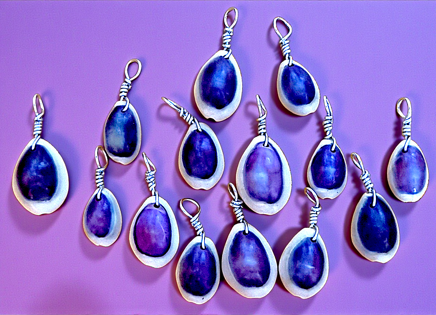 #9119 (Wire-Wrapped Purple Ring-Top Cowrie Pendants) (1/2 - 3/4")